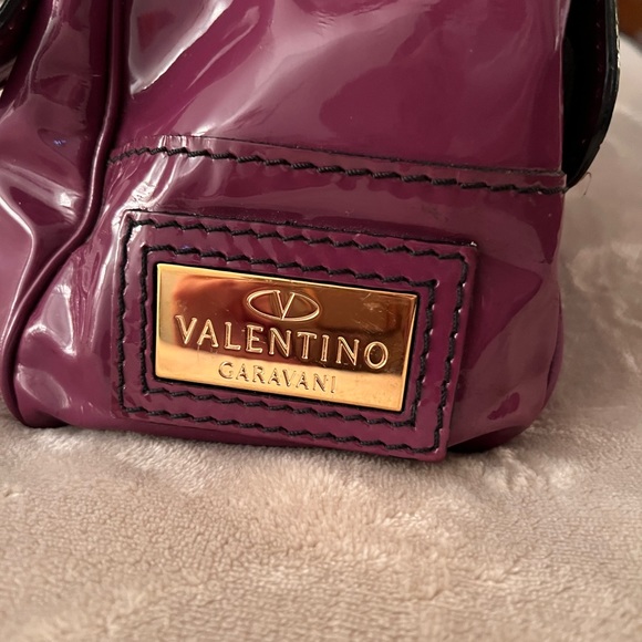 Valentino Garavani Histoire Patent leather large in Plum (purple) shoulder bag - Picture 11 of 16